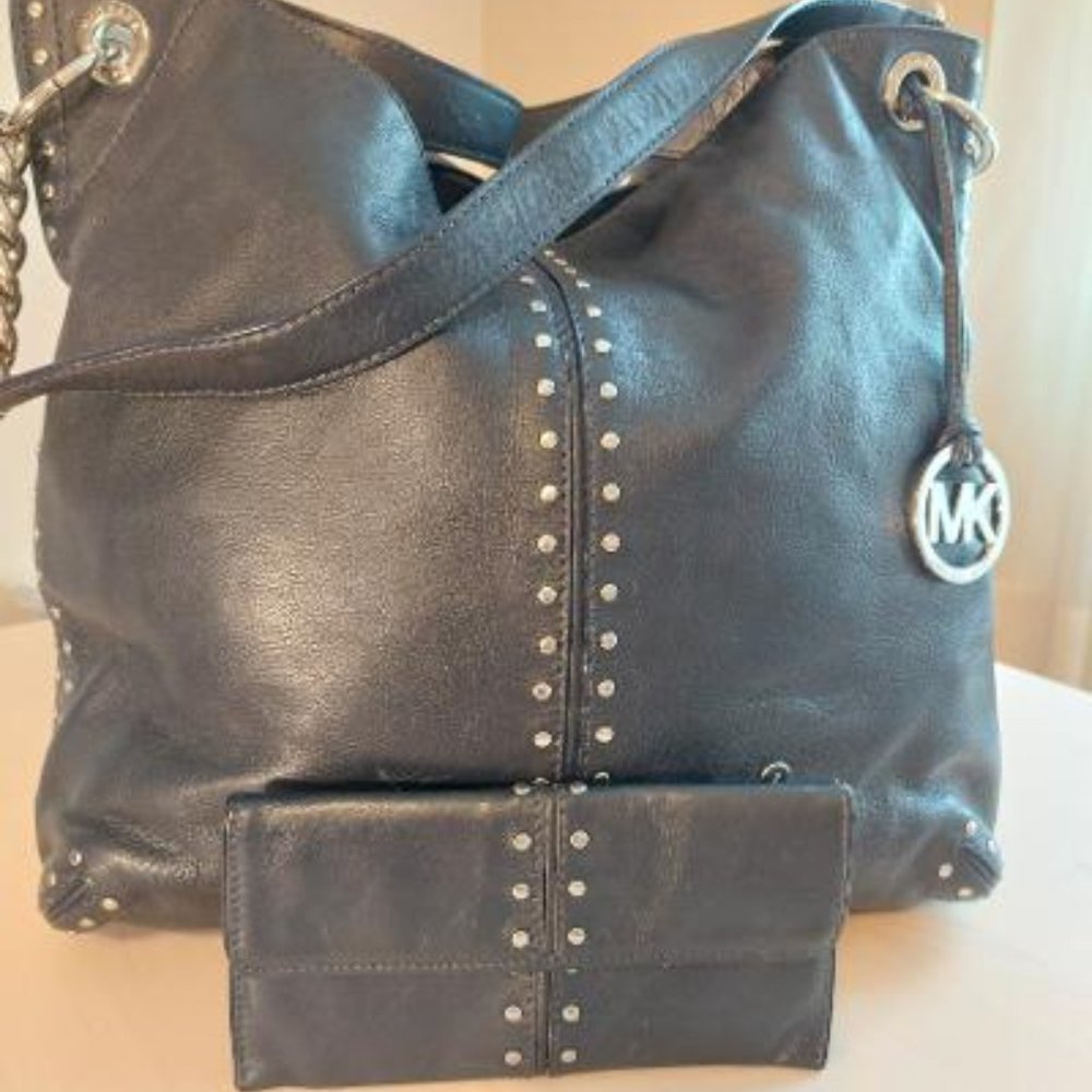 Pre-owned MK Uptown Astor Handbag & Wallet